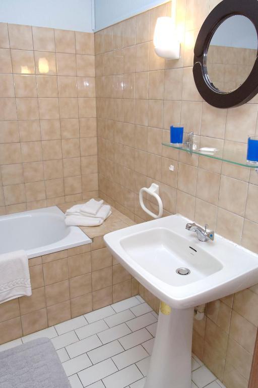 Auberge Du Manoir D'Archelles Arques-la-Bataille Habitación foto